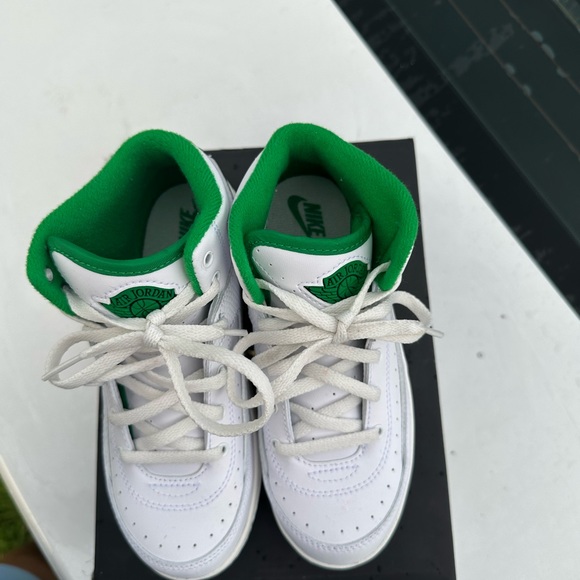 White and green Jordan 2s - Picture 7 of 8